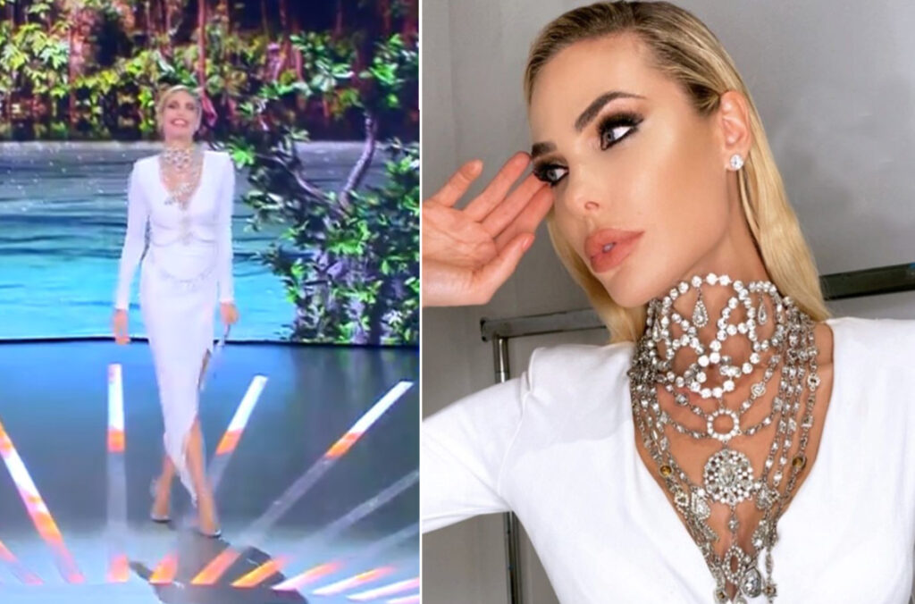 Ilary Blasi alla finale dell'Isola stupisce col look total white e la collana-cintura: guarda Ilary Blasi alla finale dell'Isola stupisce col look total white e la collana-cintura: guarda