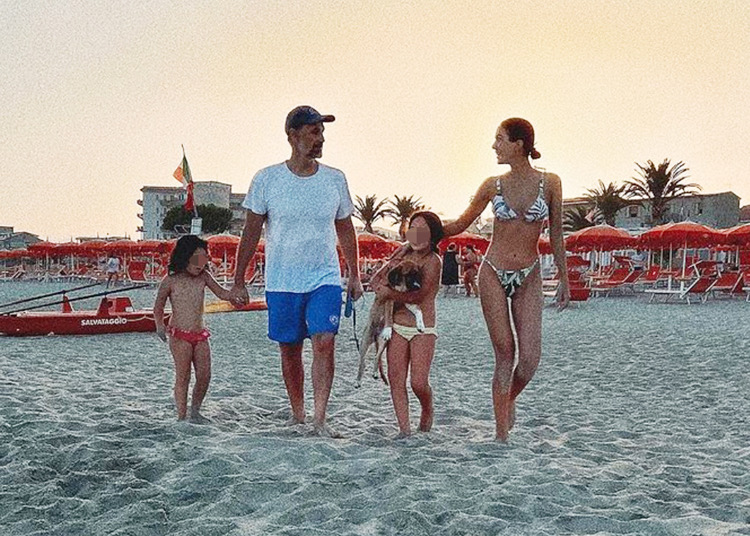 Raoul Bova, mare in famiglia in Calabria Raoul Bova, mare in famiglia in Calabria