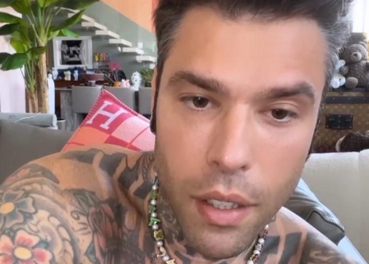 Fedez contro Selvaggia Lucarelli: 'Non sei migliore di me' Fedez contro Selvaggia Lucarelli: 'Non sei migliore di me'