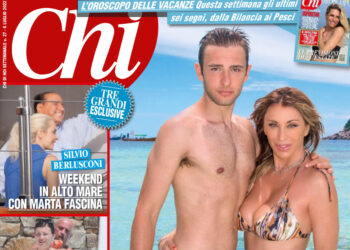 Sabrina Salerno per la prima volta in copertina con il figlio di 18 anni: ''Quando camminiamo in strada insieme...''