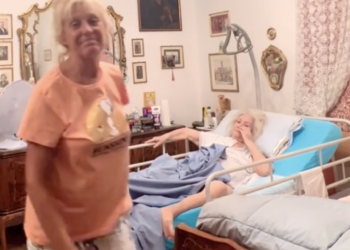 Maria Teresa Ruta cura l’anziana mamma a casa: ''Ma i miei figli non lo faranno con me''