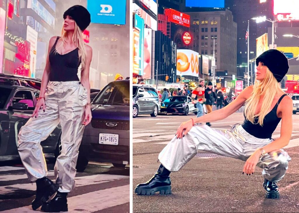 Ilary Blasi a New York nonostante il gelo in canottiera a Time Square (ma tiene il colbacco): foto Ilary Blasi a New York nonostante il gelo in canottiera a Time Square (ma tiene il colbacco): foto