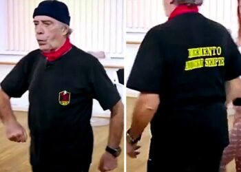 Enrico Montesano cacciato da 'Ballando con le Stelle' per la maglietta estremista, lui: ''Farò causa''