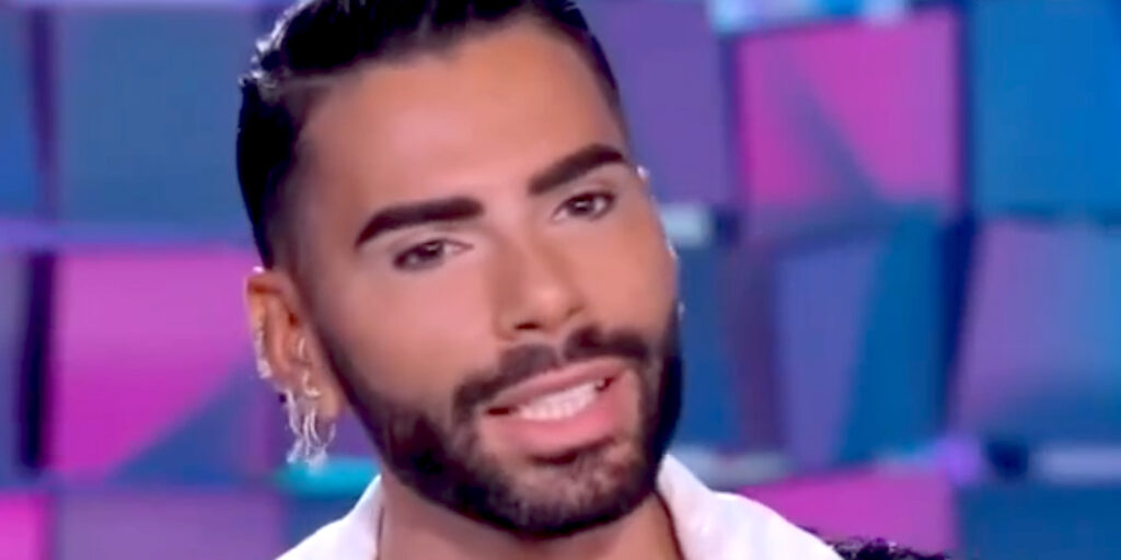 Federico Fashion Style stavolta fa davvero coming out: ''Sono omessuale, la mia compagna lo sapeva ma…'' Federico Fashion Style stavolta fa davvero coming out: ''Sono omessuale, la mia compagna lo sapeva ma…''