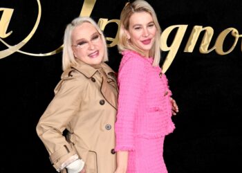 Clizia Incorvaia e la 'suocera' Eleonora Giorgi fashion e complici insieme anche alla Milano Fashion Week: foto