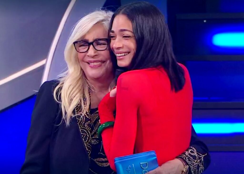 Elodie su di giri in tv dopo Sanremo: ''Quattro mesi d'inferno, sono traumatizzata dalla vita'' Elodie su di giri in tv dopo Sanremo: ''Quattro mesi d'inferno, sono traumatizzata dalla vita''