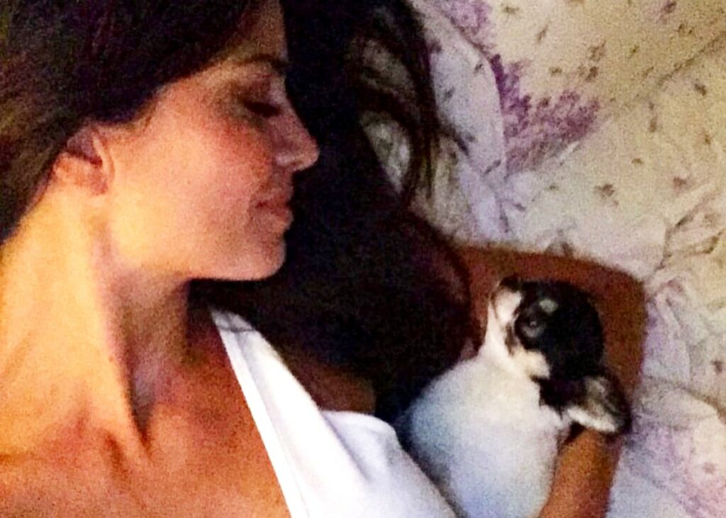 Laura Torrisi affronta il dolore della morte del suo cane: il tenero messaggio d'addio sul social