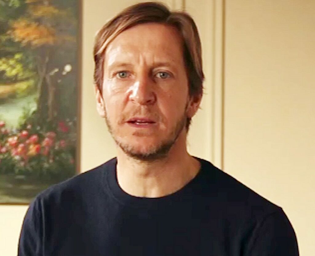 ''Il mio Alessandro vive con un ago conficcato nel sedere'': l’ex calciatore Massimo Ambrosini parla della malattia del figlio ''Il mio Alessandro vive con un ago conficcato nel sedere'': l’ex calciatore Massimo Ambrosini parla della malattia del figlio