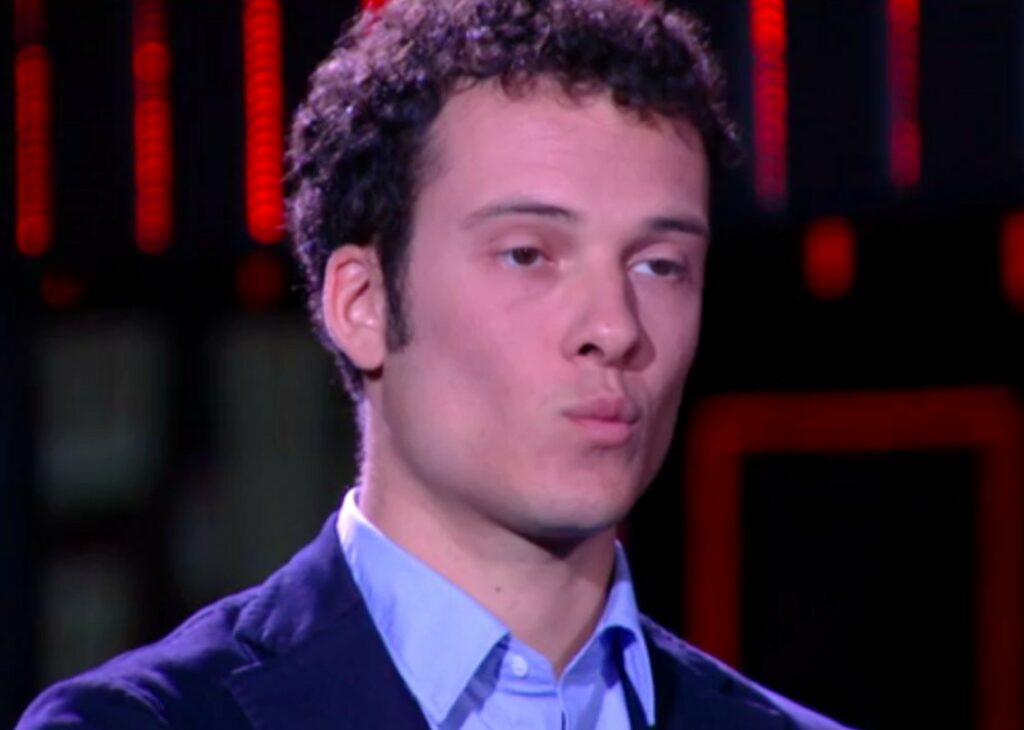 Edoardo Donnamaria cacciato dal GF Vip: bandito anche dallo studio, ecco il motivo della decisione drastica di Signorini Edoardo Donnamaria cacciato dal GF Vip: bandito anche dallo studio, ecco il motivo della decisione drastica di Signorini