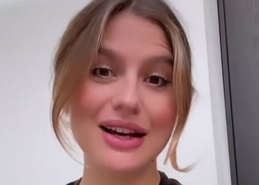 Cristina Marino pubblica foto di un paparazzo e lo definisce un 'maniaco', esplode polemica: ''Mi sembra si stia perdendo il lume della ragione''