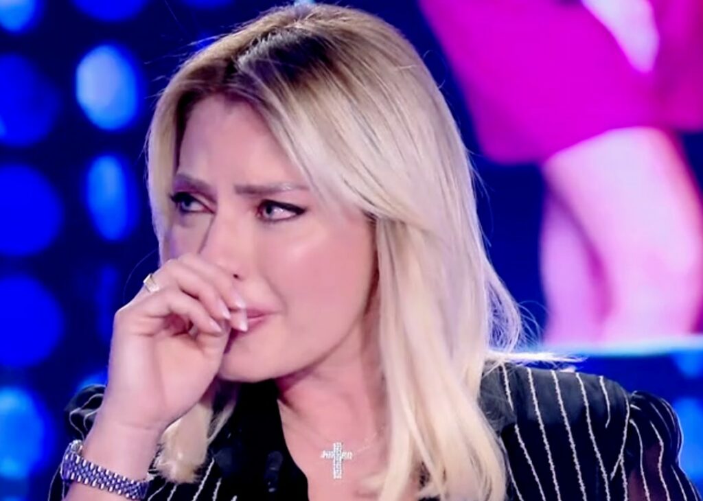 ''Non ero la donna che immaginava di sposare'': Manila Nazzaro in lacrime parla della rottura con Lorenzo Amoruso