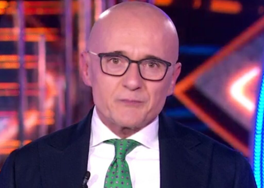 Signorini si scusa dopo la rabbia di Mediaset per un GF Vip troppo volgare: le parole di Alfonso Signorini si scusa dopo la rabbia di Mediaset per un GF Vip troppo volgare: le parole di Alfonso