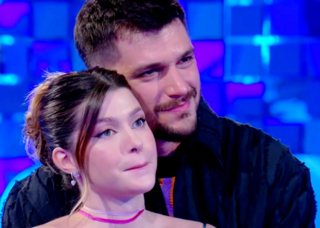 Andrea Zelletta e Natalia Paragoni incinta svelano in tv se avranno un maschietto o una femminuccia Andrea Zelletta e Natalia Paragoni incinta svelano in tv se avranno un maschietto o una femminuccia