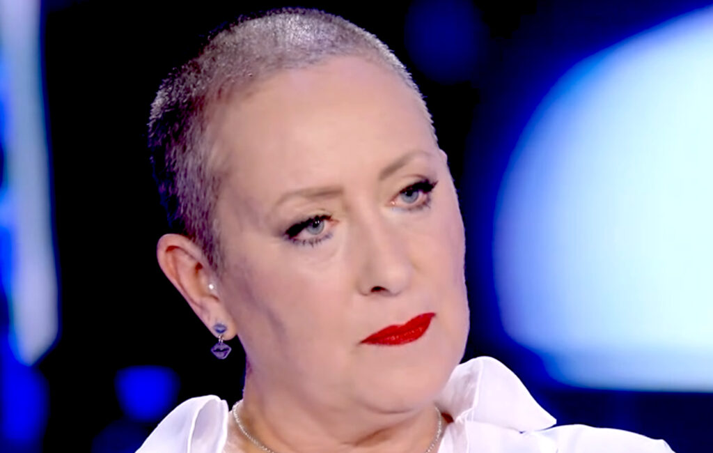 Carolyn Smith rivela l’insopportabile effetto collaterale della malattia: ''Lotto per riavere piena sensibilità di mani e piedi'' Carolyn Smith rivela l’insopportabile effetto collaterale della malattia: ''Lotto per riavere piena sensibilità di mani e piedi''