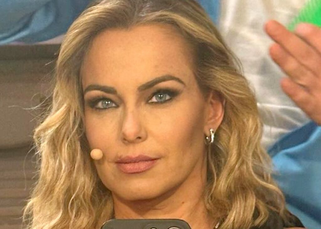 Sonia Bruganelli finalmente svela chi è stato il concorrente preferito del GF Vip: il nome Sonia Bruganelli finalmente svela chi è stato il concorrente preferito del GF Vip: il nome