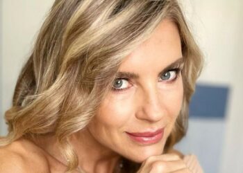 ''Non mi sentivo più la regina di casa'': Martina Colombari rivela perché ha avuto una storia extra-coniugale 10 anni dopo essersi innamorata di Costacurta