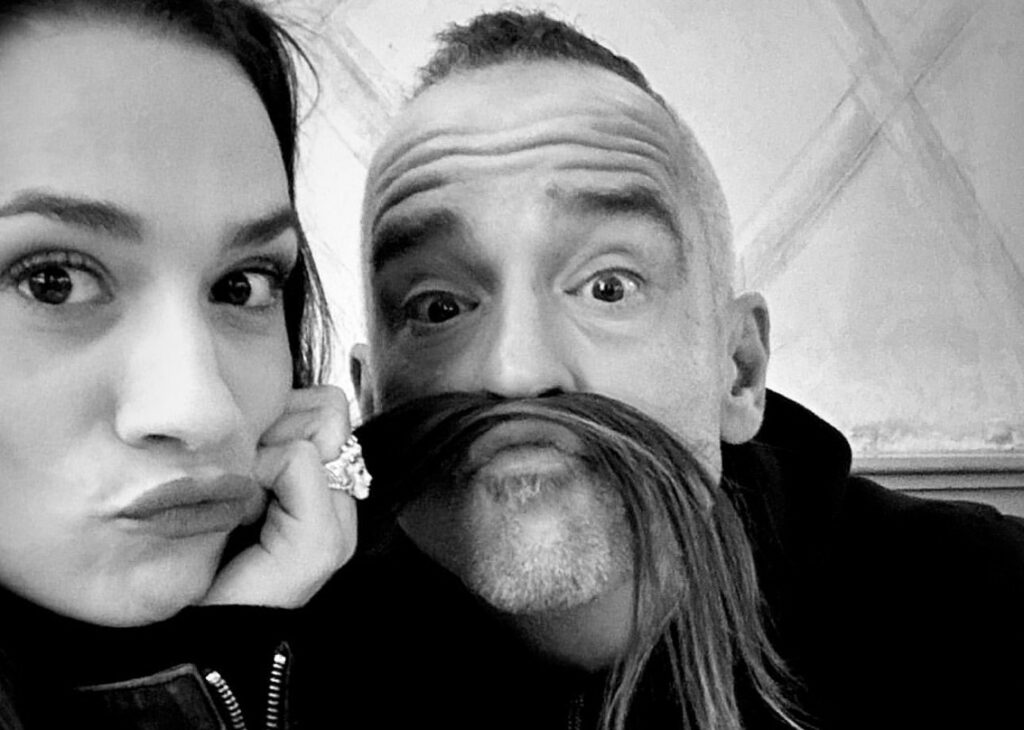 Eros Ramazzotti sempre più innamorato della fidanzata Dalila: nuova foto di coppia