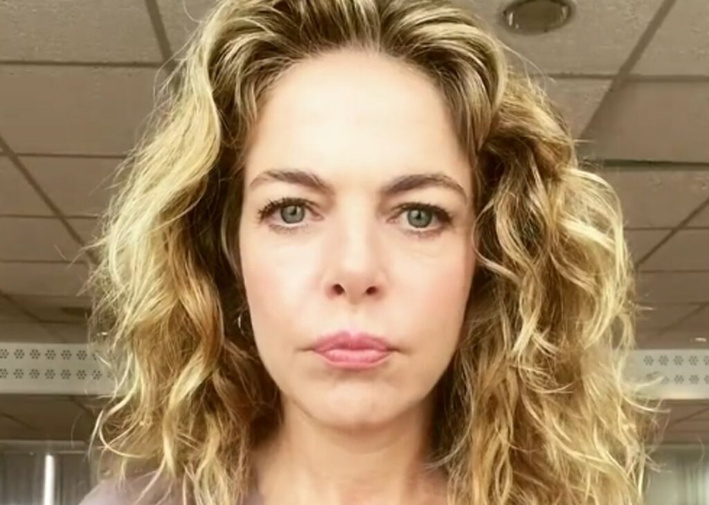 ''Sono messa male in amore, forse dovrei andare a Parigi o Berlino'': Claudia Gerini confessa i suoi problemi sentimentali