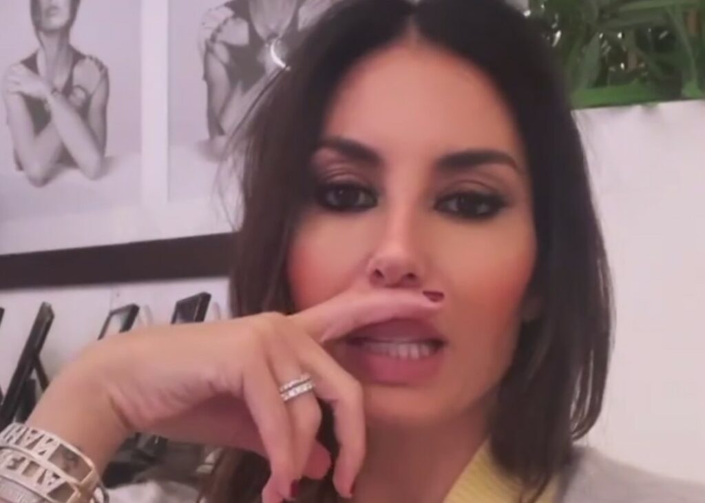 Elisabetta Gregoraci rivela cos'è successo al ladro che era entrato in casa sua per rubare: ''Ora giace in…'' Elisabetta Gregoraci rivela cos'è successo al ladro che era entrato in casa sua per rubare: ''Ora giace in…''