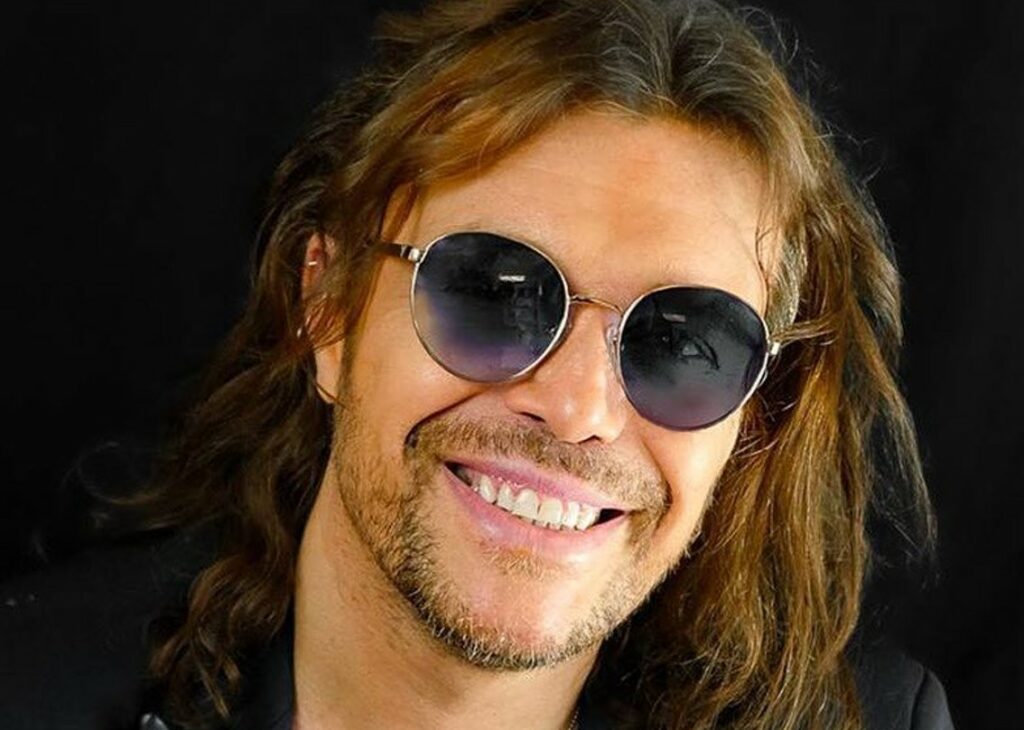 ''E’ bello essere belli, chiedete a chi non lo è'': Gianluca Grignani spiega che non avrebbe mai barattato il suo aspetto estetico con niente ''E’ bello essere belli, chiedete a chi non lo è'': Gianluca Grignani spiega che non avrebbe mai barattato il suo aspetto estetico con niente