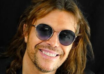 ''E’ bello essere belli, chiedete a chi non lo è'': Gianluca Grignani spiega che non avrebbe mai barattato il suo aspetto estetico con niente