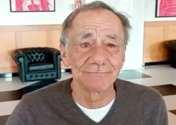 Tragedia per Roberto Vecchioni, morto il giovane figlio Arrigo: l'annuncio social