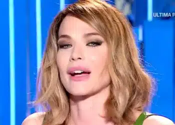 ''L'uomo che fa le pulizie in casa mi uccide l'eros'': Laura Chiatti travolta dalle polemiche dopo la frase infelice in diretta tv