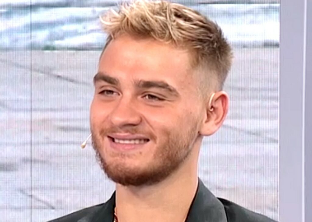 'Era legata all'ideologia cristiana': il fidanzato di Cecchi Paone rivela come ha reagito sua madre quando ha saputo della relazione col giornalista 'Era legata all'ideologia cristiana': il fidanzato di Cecchi Paone rivela come ha reagito sua madre quando ha saputo della relazione col giornalista