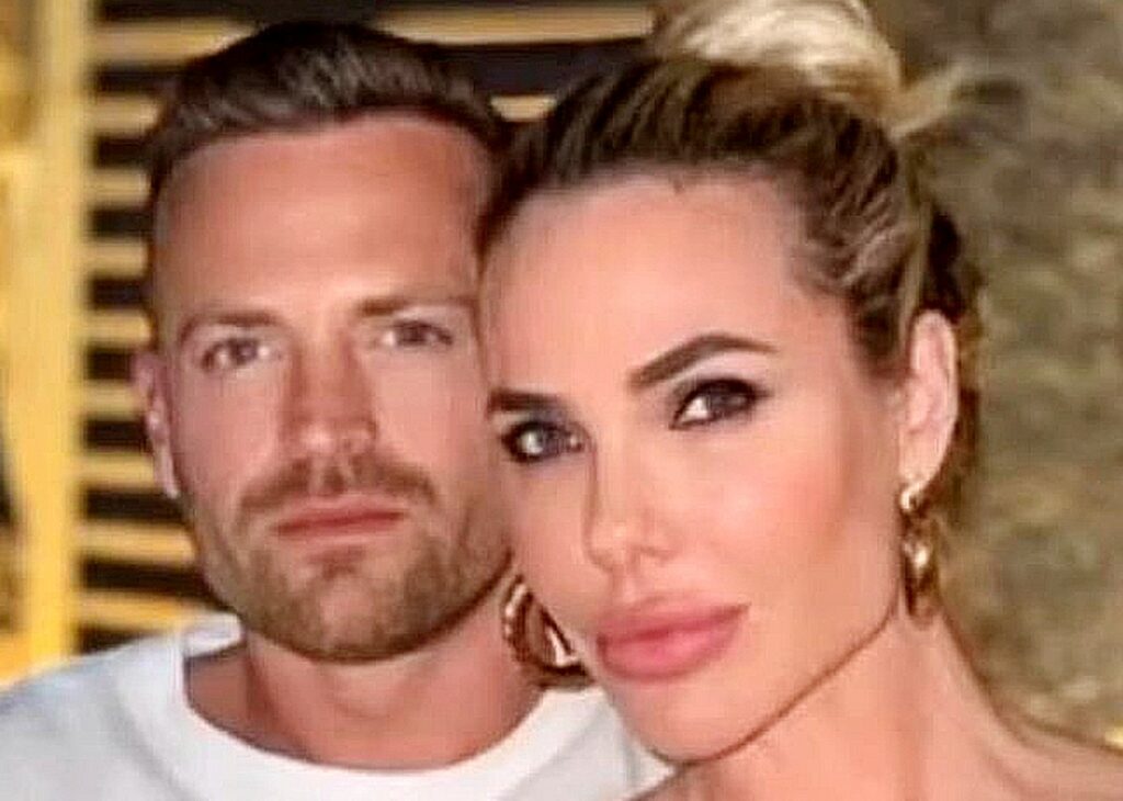 Il fidanzato di Ilary Blasi è molto 