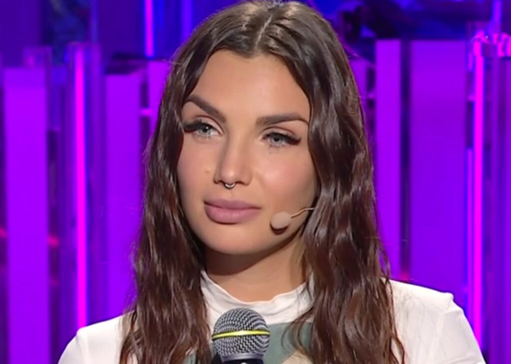 ''Da quando ho conosciuto mio marito sono asessuata'': Elettra Lamborghini parla di vita intima e spiazza tutti ''Da quando ho conosciuto mio marito sono asessuata'': Elettra Lamborghini parla di vita intima e spiazza tutti