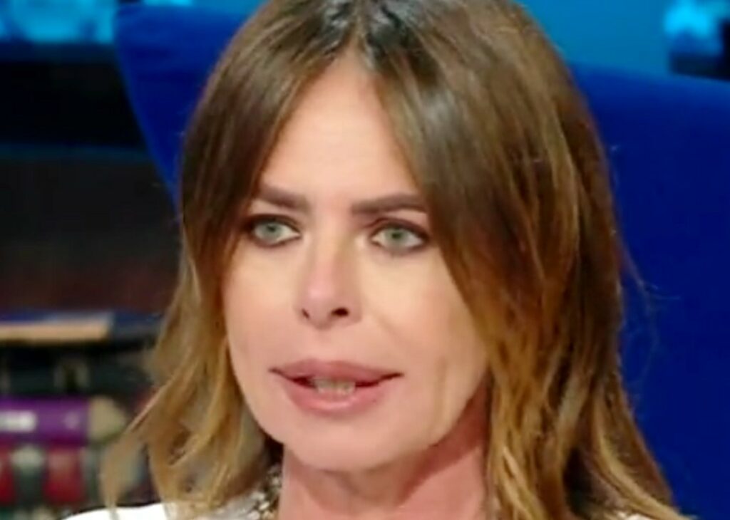 ''Non volevo toccarlo, temevo fosse morto'': Paola Perego rivela un dettaglio inedito dell'attacco ischemico in diretta di Andreotti ''Non volevo toccarlo, temevo fosse morto'': Paola Perego rivela un dettaglio inedito dell'attacco ischemico in diretta di Andreotti