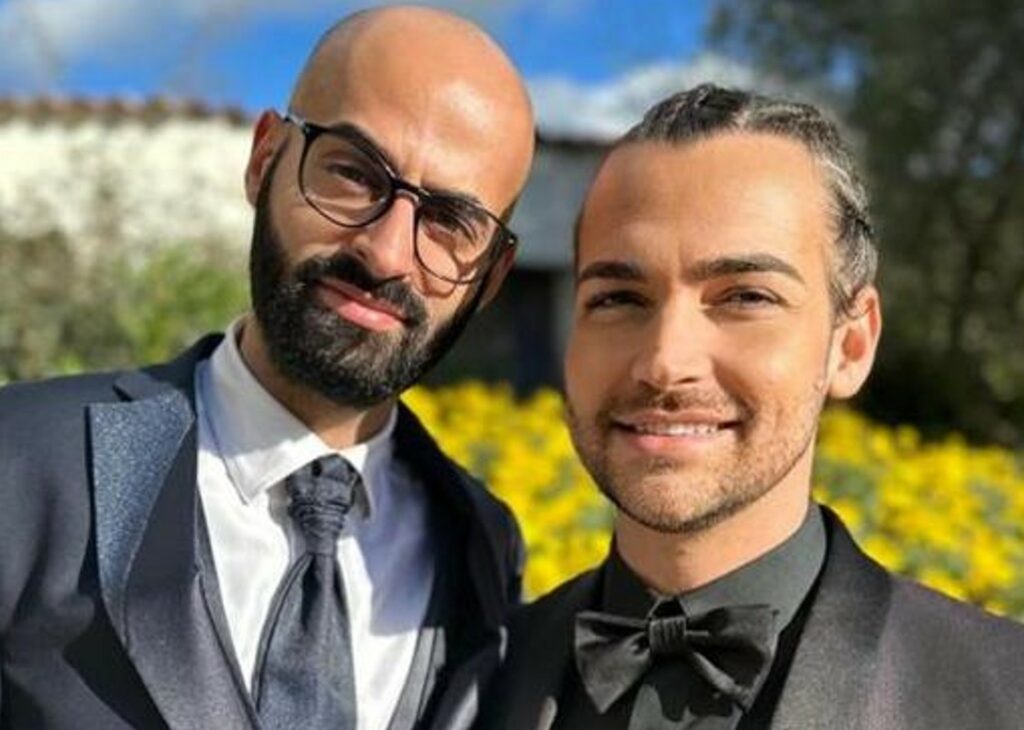 Partecipazioni spedite: Valerio Scanu rivela la data del matrimonio con il compagno Luigi Calcara Partecipazioni spedite: Valerio Scanu rivela la data del matrimonio con il compagno Luigi Calcara