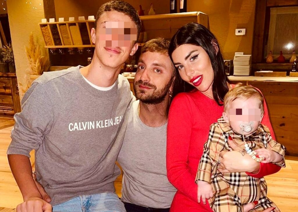 Stefano Corti festeggia 38 anni a Bormio con Bianca Atzei, il piccolo Noa Alexander e il primogenito Gabriele di 15 anni Stefano Corti festeggia 38 anni a Bormio con Bianca Atzei, il piccolo Noa Alexander e il primogenito Gabriele di 15 anni