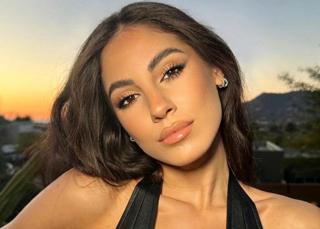 ''Danni morali, mi sento morire'': Giulia De Lellis disperata, non può entrare in casa ''Danni morali, mi sento morire'': Giulia De Lellis disperata, non può entrare in casa