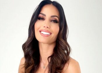 Elisabetta Gregoraci conosce benissimo i suoi fan: ''Quando tornano a casa di notte sto in pensiero e li chiamo''