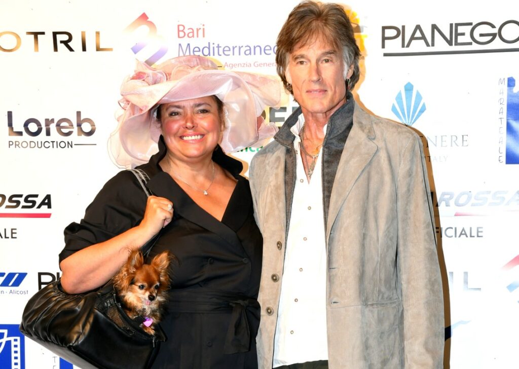 Ronn Moss, il primo indimenticabile Ridge di Beautiful, e la moglie innamoratissimi e mondani a Maratea: foto