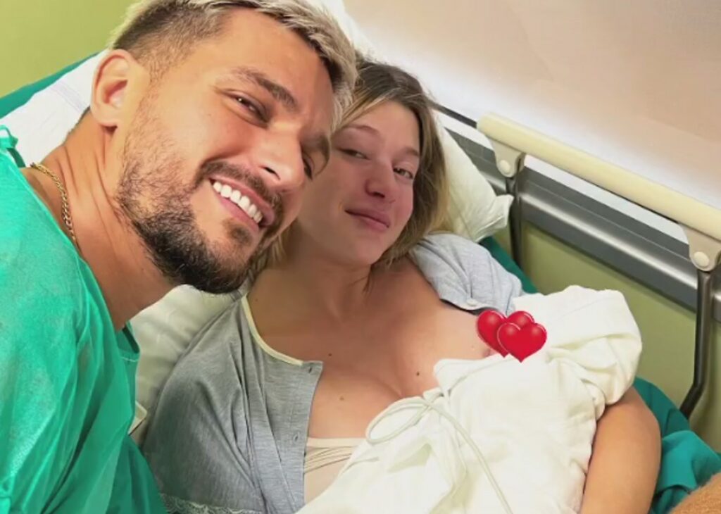 Andrea Zelletta e Natalia Paragoni sono diventati genitori! Ecco il nome scelto per la piccola Andrea Zelletta e Natalia Paragoni sono diventati genitori! Ecco il nome scelto per la piccola