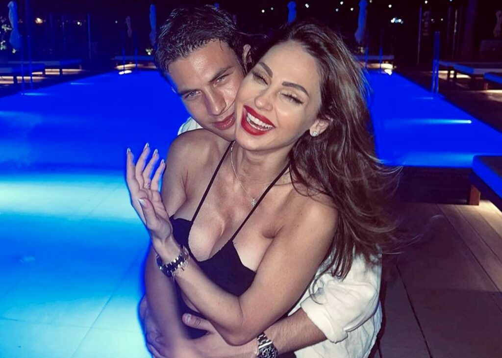 Anna Tatangelo e il fidanzato modello 26enne Mattia Narducci si godono la passione in vacanza: foto