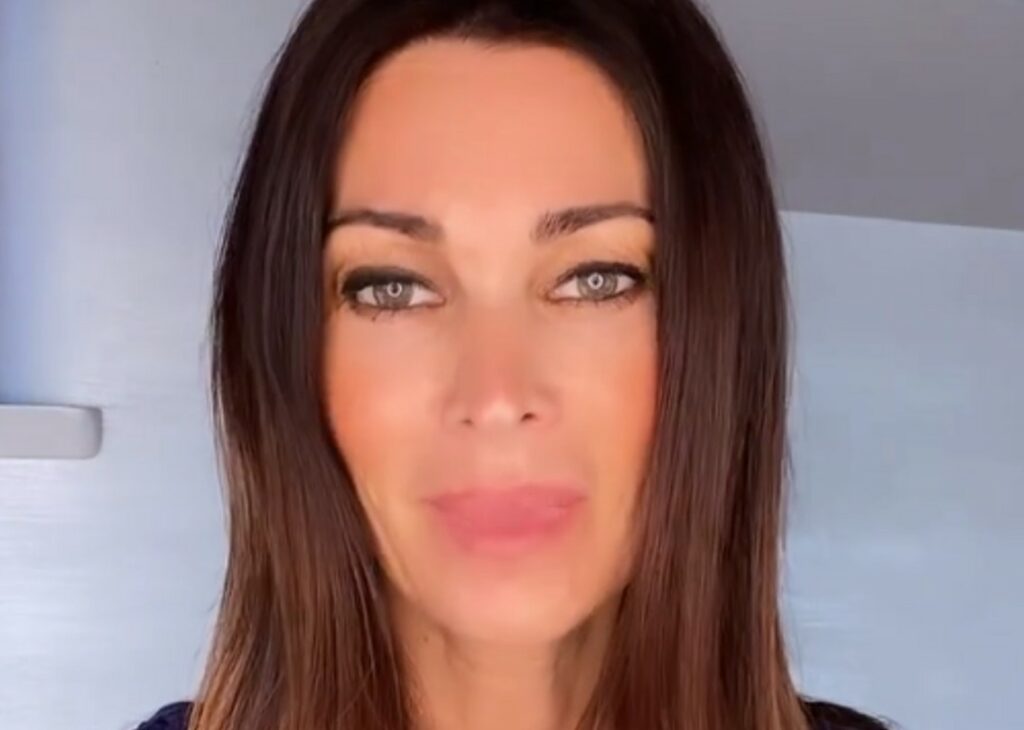 ''Grandi passioni e dolci amori'': da Coco ad Aldo Montano, Manuela Arcuri commenta i suoi ex ''Grandi passioni e dolci amori'': da Coco ad Aldo Montano, Manuela Arcuri commenta i suoi ex