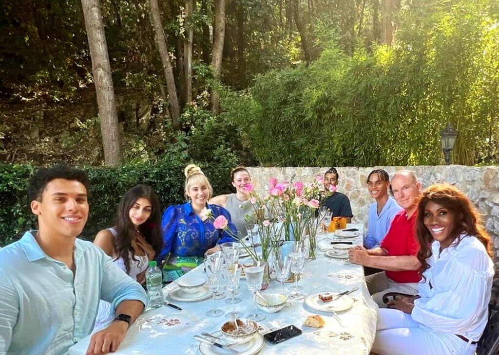 Alberto di Monaco festeggia i 20 anni del figlio Alexandre: al tavolo c’è pure la primogenita Jazmine, foto Alberto di Monaco festeggia i 20 anni del figlio Alexandre: al tavolo c’è pure la primogenita Jazmine, foto