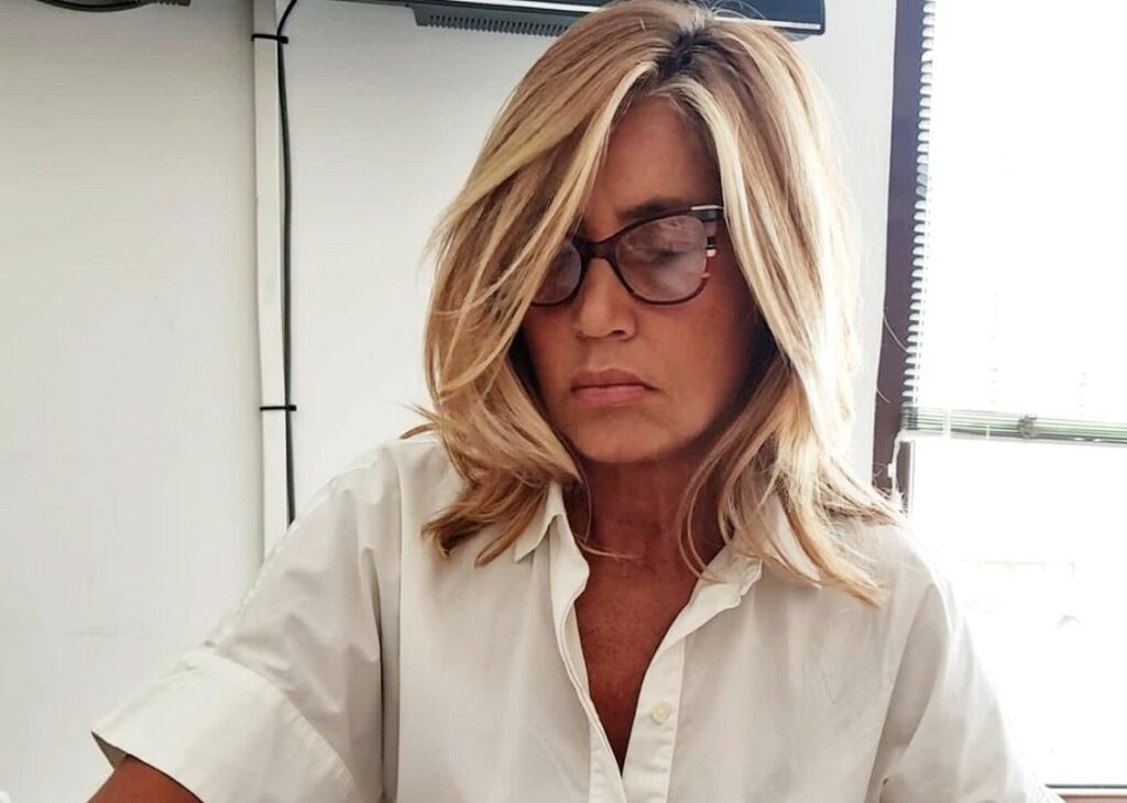 Myrta Merlino è già al lavoro, le prime foto a Pomeriggio 5 negli studi Mediaset: 'E' solo l’inizio' Myrta Merlino è già al lavoro, le prime foto a Pomeriggio 5 negli studi Mediaset: 'E' solo l’inizio'