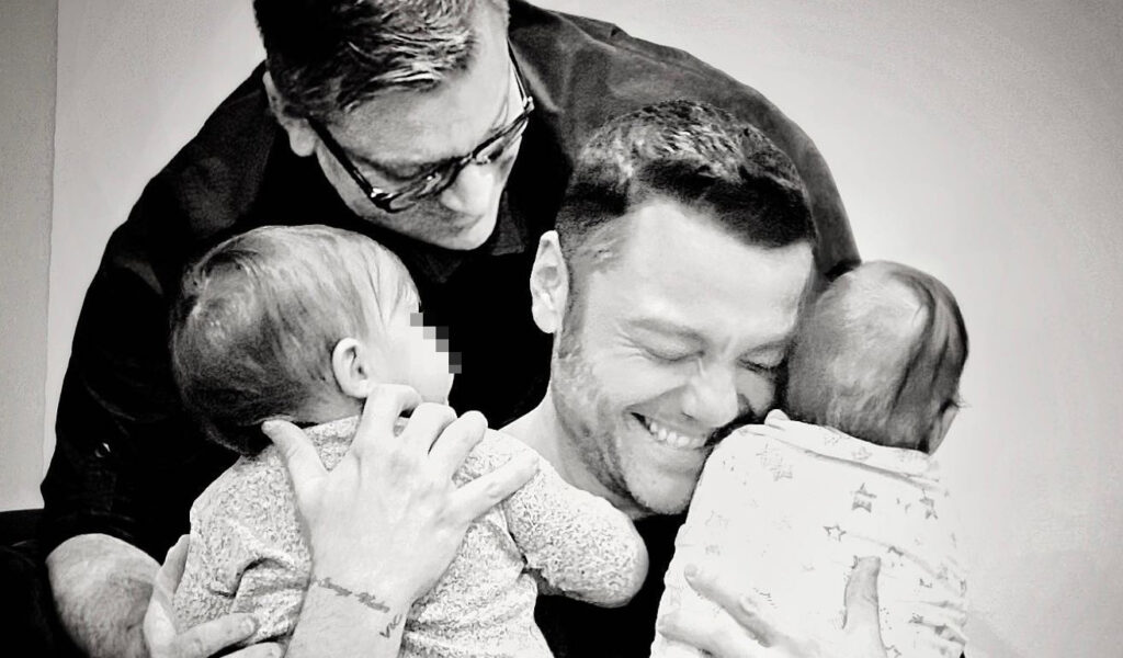 ''E' cominciata una dolorosa separazione'': Tiziano Ferro annuncia il divorzio dal marito, annullato viaggio in Italia