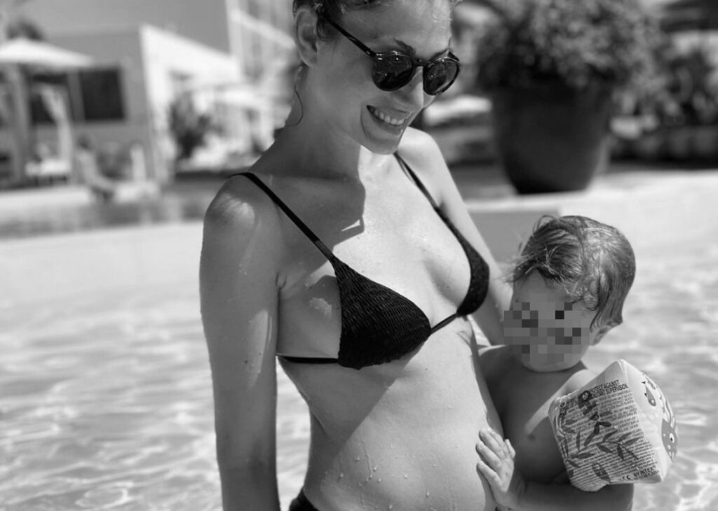 L'ex Miss Italia 2006 Claudia Andreatti incinta per la seconda volta: il tenero annuncio della gravidanza L'ex Miss Italia 2006 Claudia Andreatti incinta per la seconda volta: il tenero annuncio della gravidanza