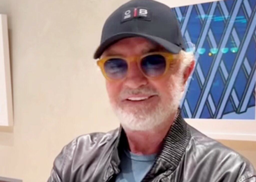 ''Mangio poco'': continuano a scrivere che forse non sta bene, Flavio Briatore risponde via social ''Mangio poco'': continuano a scrivere che forse non sta bene, Flavio Briatore risponde via social