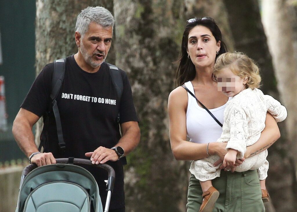 Cecilia Rodriguez tenerissima zia, si prende cura di Luna Marì il giorno del compleanno di Belen: la sorella è partita col fidanzato? Foto Cecilia Rodriguez tenerissima zia, si prende cura di Luna Marì il giorno del compleanno di Belen: la sorella è partita col fidanzato? Foto