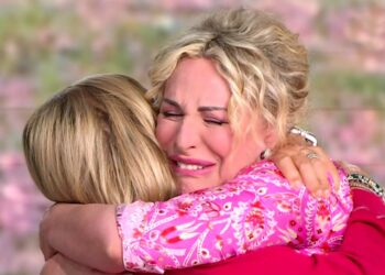 Antonella Clerici piange a dirotto in diretta tv: lacrime e singhiozzi incontenibili, ecco perché