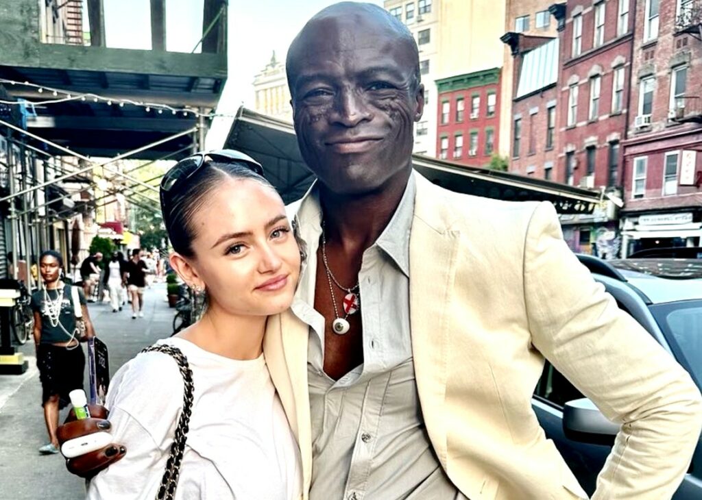 La figlia biologica di Flavio Briatore, Leni Klum, in vacanza con il papà adottivo Seal: foto La figlia biologica di Flavio Briatore, Leni Klum, in vacanza con il papà adottivo Seal: foto