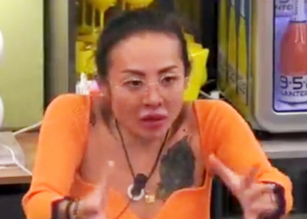 ''E’ una questione di anatomia, scientificamente comprovato'': Rosy Chin del Grande Fratello parla della dotazione intima degli uomini cinesi e scoppia il caso ''E’ una questione di anatomia, scientificamente comprovato'': Rosy Chin del Grande Fratello parla della dotazione intima degli uomini cinesi e scoppia il caso