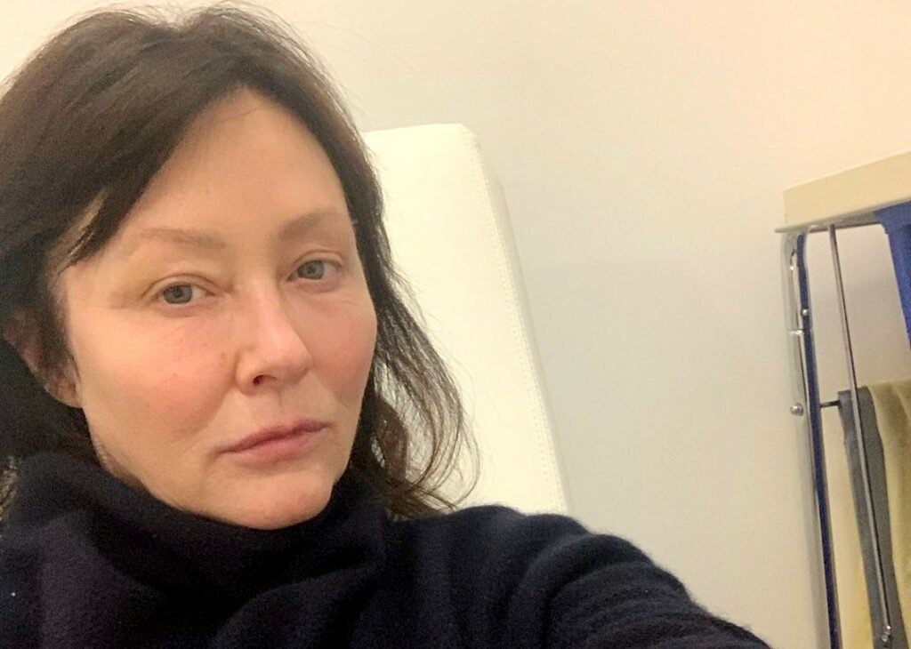 Shannen Doherty parla del tumore al cervello: ''Piango costantemente''