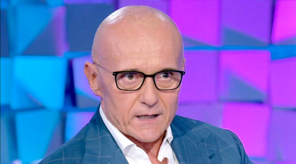 Alfonso Signorini fa mea culpa per l'ultima edizione del GF Vip: ''Abbiamo sbagliato il cast, alcune persone mi hanno deluso'' Alfonso Signorini fa mea culpa per l'ultima edizione del GF Vip: ''Abbiamo sbagliato il cast, alcune persone mi hanno deluso''